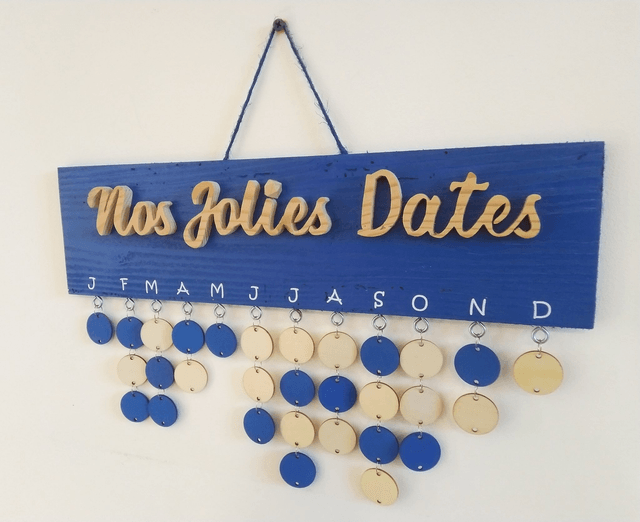 Calendrier perpétuel bois et bleu roi "Nos jolies dates"