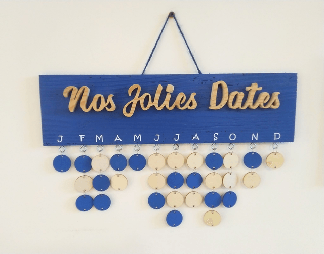 Calendrier perpétuel bois et bleu roi "Nos jolies dates"