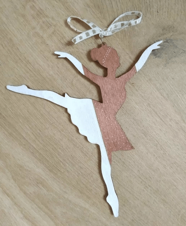 Ballerine DIY à peindre et à suspendre